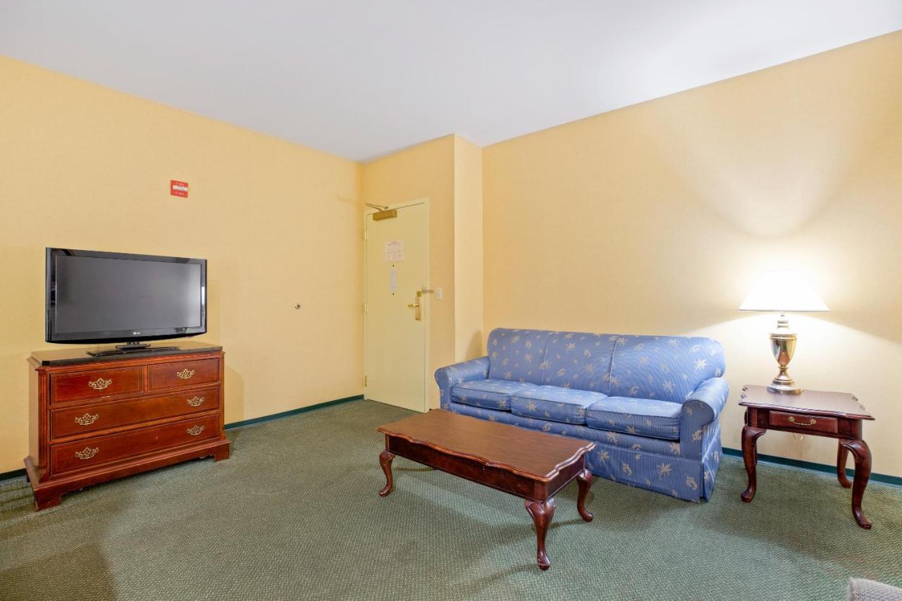 Oyo St Louis Downtown City Center Mo Hotel